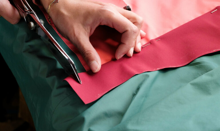 Atelier l'aiguille Anais Bricheux couturière Chamonix Patagonia